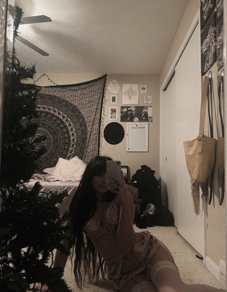 Naken lekkede OnlyFans-bilde av Nonsalemwitch