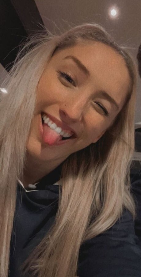 Nahá fotka uniklých OnlyFans od Caitlin Beevers