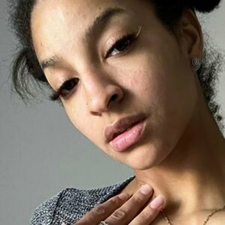 Nacktes geleaktes OnlyFans-Foto von Foxybrown20free