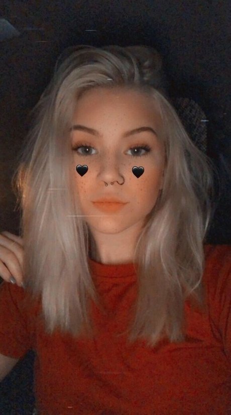 Alasti lekkinud OnlyFans-i pilt Gingiehippie