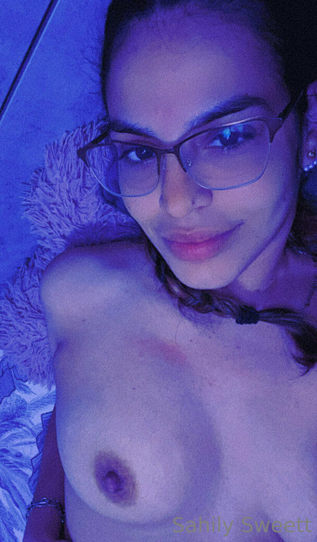 Naken läckt OnlyFans-bild av Sahilysweett