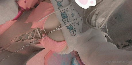 Naken lekkede OnlyFans-bilde av Kltt3y