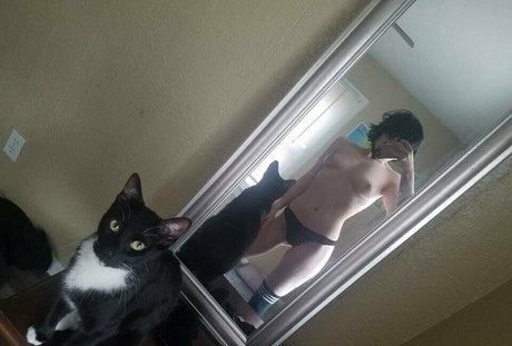 Naken lekkede OnlyFans-bilde av Xmidnightcherriesx