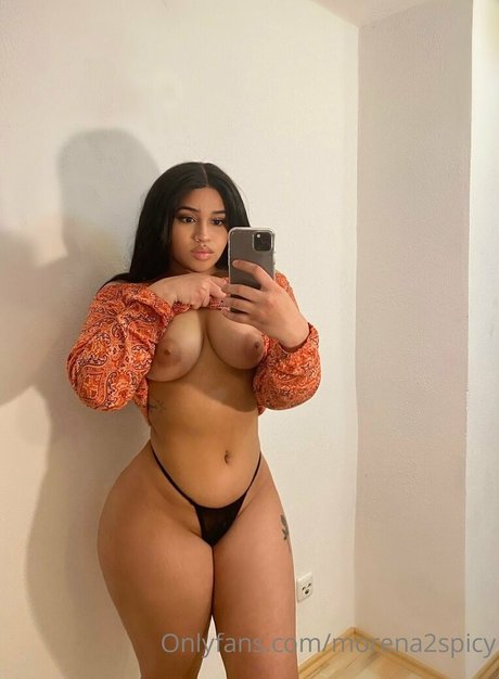 Naken lekkede OnlyFans-bilde av Spicy Morena