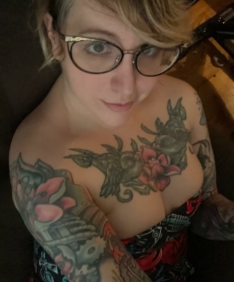 Naakte gelekte OnlyFans-foto van Pushinguproses