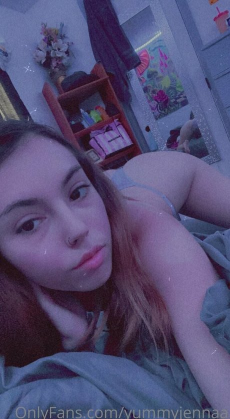 Naakte gelekte OnlyFans-foto van Pintsizejenna