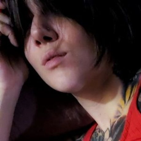 Naken lekkede OnlyFans-bilde av Frankie Rivers