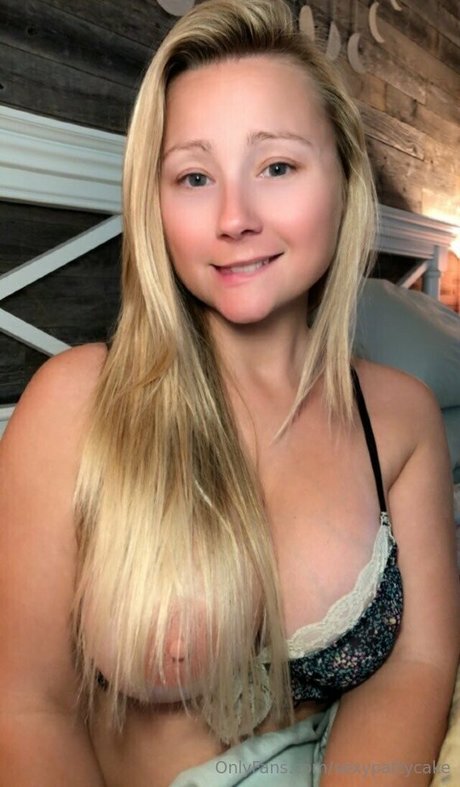 Naakte gelekte OnlyFans-foto van Pattycake