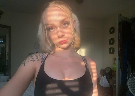 Naken lekkede OnlyFans-bilde av Laurenrose228