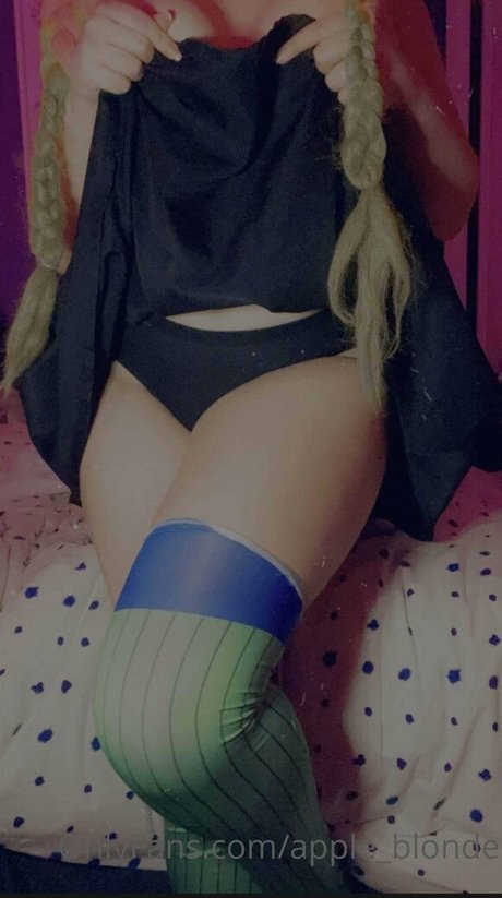 Nahá fotka uniklých OnlyFans od Appleblonde