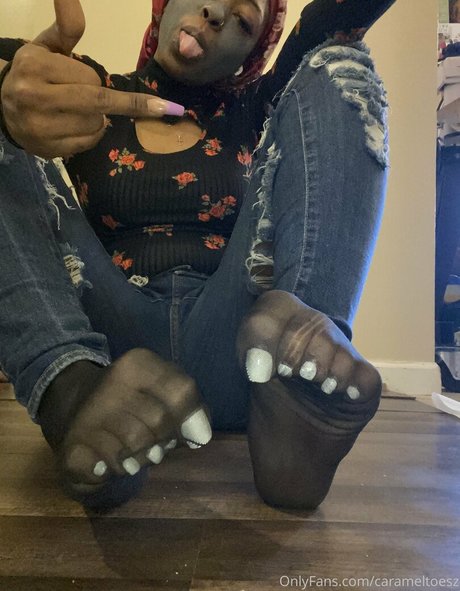 Nahá fotka uniklých OnlyFans od Carameltoesz