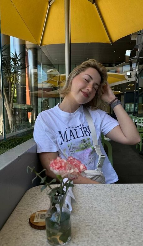 Naken lekkede OnlyFans-bilde av Pineapplebrat