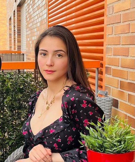 Обнаженная фотография утечки OnlyFans от Derlydaniela