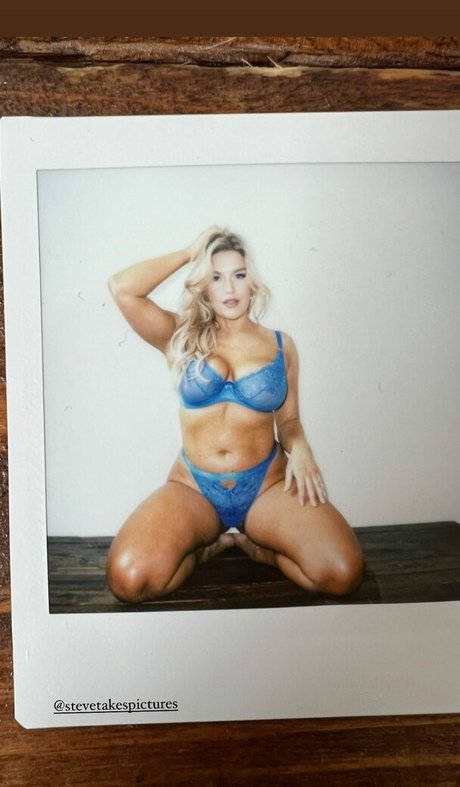 Naken läckt OnlyFans-bild av Paige Pilgrim