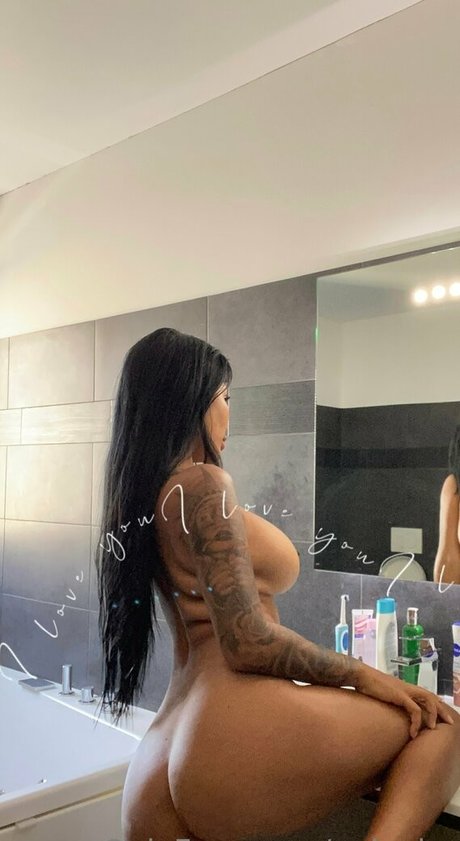 Alasti lekkinud OnlyFans-i pilt Onlypim