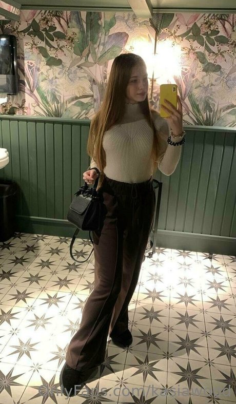 Nahá fotka uniklých OnlyFans od Kasiawood