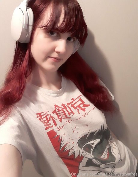 Nacktes geleaktes OnlyFans-Foto von Magicalmysticvafree