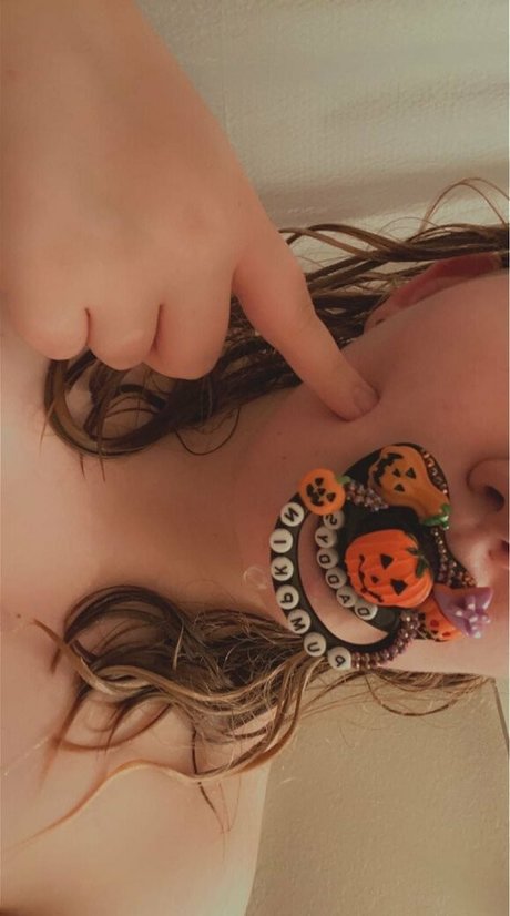 Photo nue de fuite OnlyFans de Sleepyhneybee