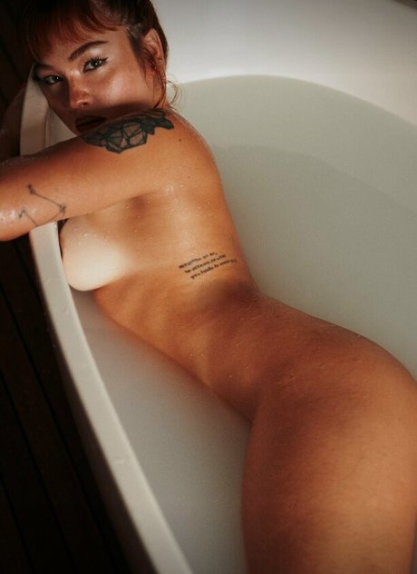 Naakte gelekte OnlyFans-foto van Jade Baraldo