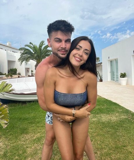 Naakte gelekte OnlyFans-foto van Rosario Matew