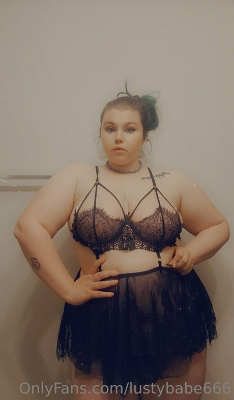Alasti lekkinud OnlyFans-i pilt Lustybabe666