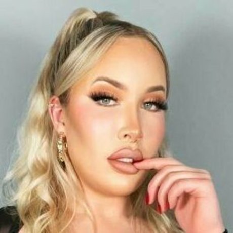 OnlyFans-model Naomi4freeclosed