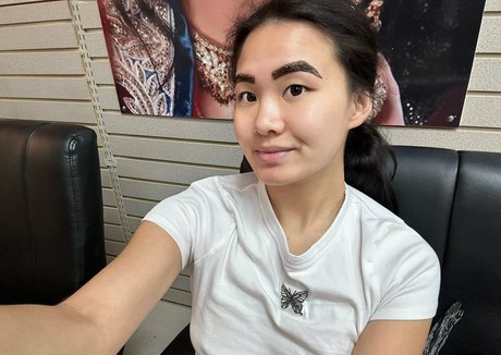 Обнаженная фотография утечки OnlyFans от Sakuratheforbiddenfruit