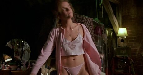 Nacktes geleaktes OnlyFans-Foto von Lea Thompson