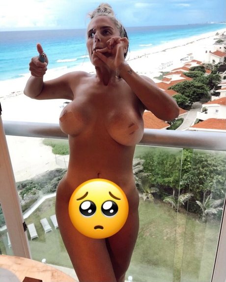 Foto desnuda filtrada de OnlyFans de Elena Davies