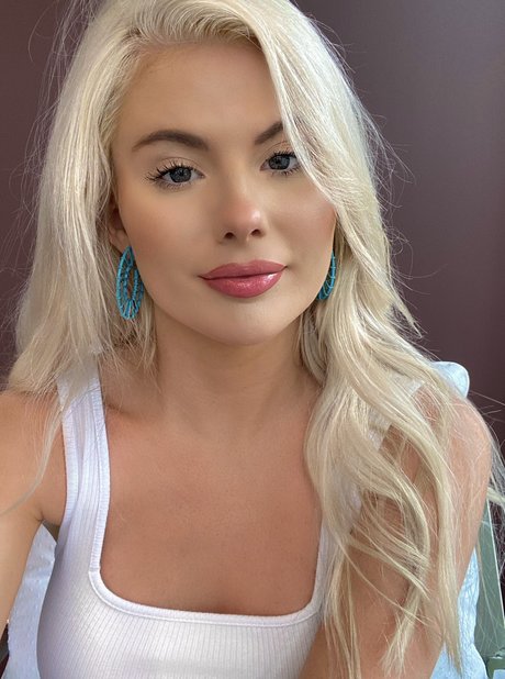 Riley Sinclair OnlyFans