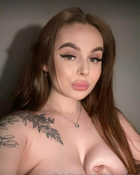 Nahá fotka uniklých OnlyFans od Tinayummy