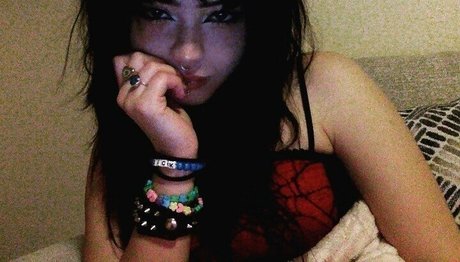 Nacktes geleaktes OnlyFans-Foto von Vampir3kitt3n