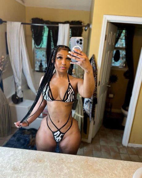 Nacktes geleaktes OnlyFans-Foto von Shamayneg