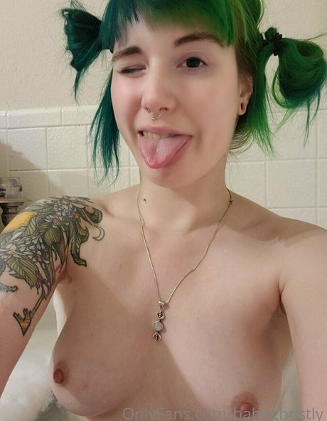 Nacktes geleaktes OnlyFans-Foto von Babeghostly