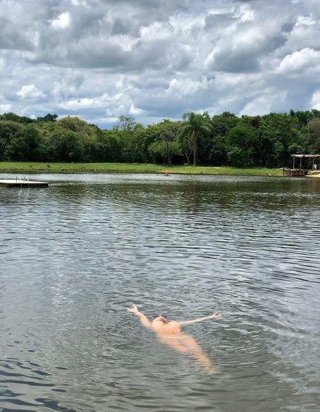 Naken läckt OnlyFans-bild av Brazilianredhead