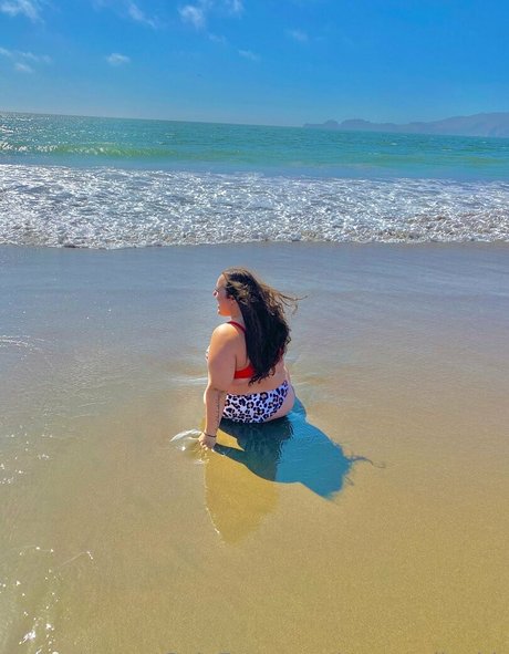 Naken läckt OnlyFans-bild av Yummyliyahh