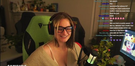 Foto di nudo di fuga di OnlyFans di Nihachu