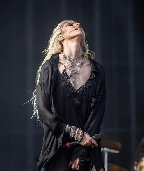 Обнаженная фотография утечки OnlyFans от Taylor Momsen