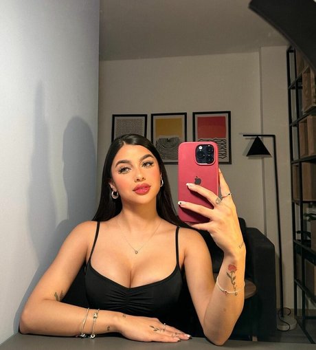 Naken lekkede OnlyFans-bilde av Valeria Carruyo
