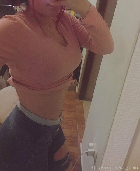 Alasti lekkinud OnlyFans-i pilt Iamanothergirl