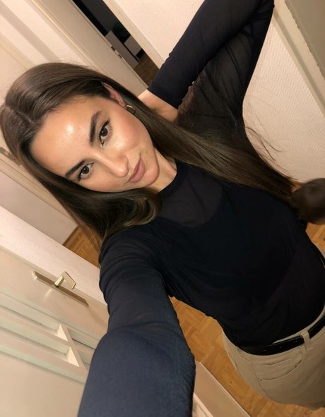 Naken lekkede OnlyFans-bilde av Naughtycola