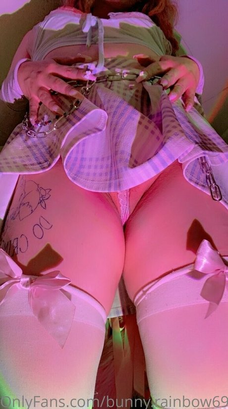 Alasti lekkinud OnlyFans-i pilt Bunnyrainbow69