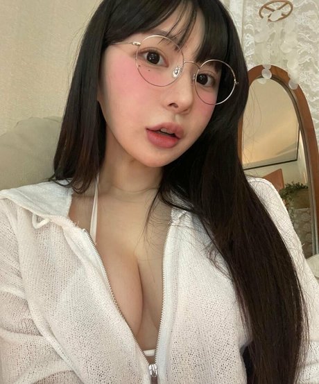 Обнаженная фотография утечки OnlyFans от By3ol