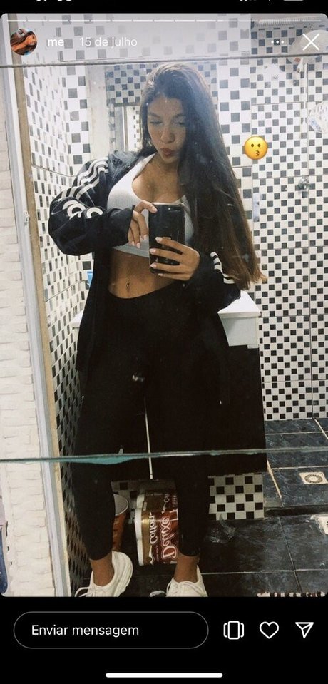 Foto di nudo di fuga di OnlyFans di Julia Carneiro