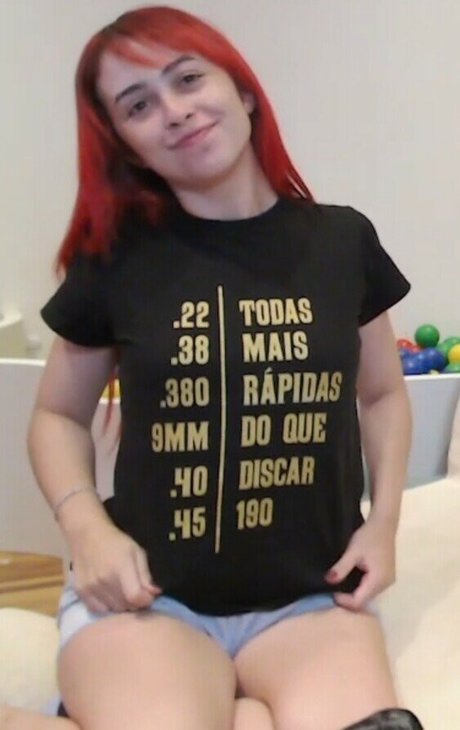 Naken lekkede OnlyFans-bilde av Leticia Shirakiin