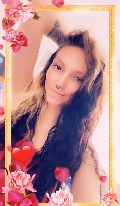 Nahá fotka uniklých OnlyFans od Itsqueenreaper