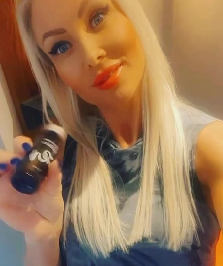 Nahá fotka uniklých OnlyFans od Laura Hermansen