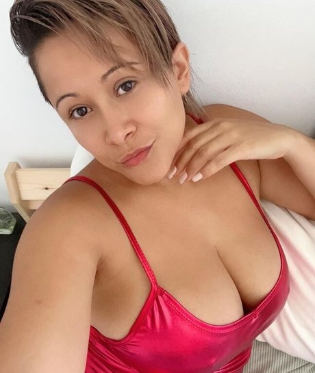 Naken lekkede OnlyFans-bilde av Victoria Mae