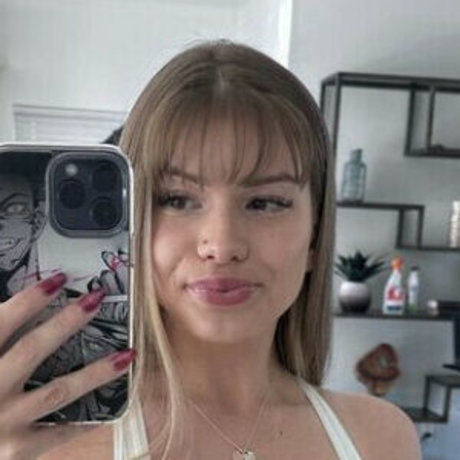 Naakte gelekte OnlyFans-foto van Poponthechugs