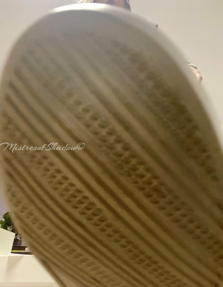 Alasti lekkinud OnlyFans-i pilt Mistressofshadow